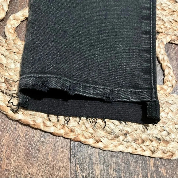 Good American black 4/27 Jeans - Picture 2 of 5